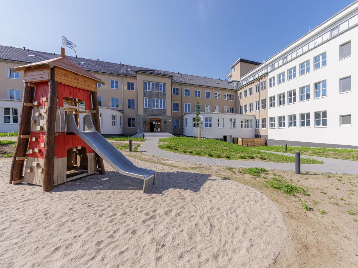 Aparthotel Zwei Wasser - Alte Seefahrtschule Wustrow  Exterior foto